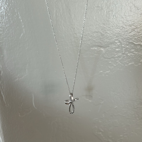 Dainty Silver cross necklace with small diamonds (real) - Picture 7 of 7